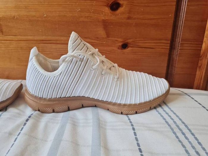 skechers flex appeal white Size 4.5 eu 37.5 in like new condition