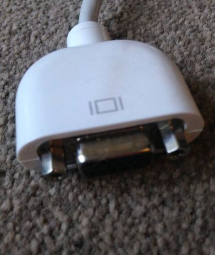 Genuine Apple DVI to VGA Monitor Adapter White Cable