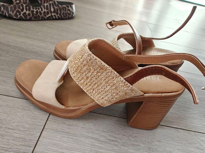 sandal