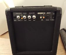 guitar amplifier