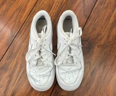 UK 1.5 Nike trainers unisex