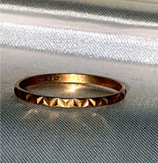 Vintage Hallmarked 9k Yellow Gold Geometric Ring
