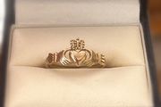 Vintage 9ct Gold Claddagh Ring,New Old Stock