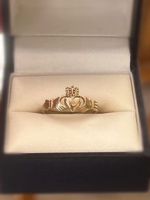 Vintage 9ct Gold Claddagh Ring,New Old Stock