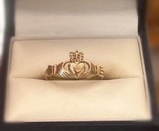 Vintage 9ct Gold Claddagh Ring,New Old Stock