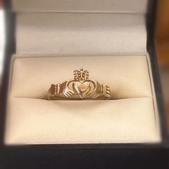 Vintage 9ct Gold Claddagh Ring,New Old Stock