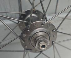 Shimano WH-RX010 - front wheel