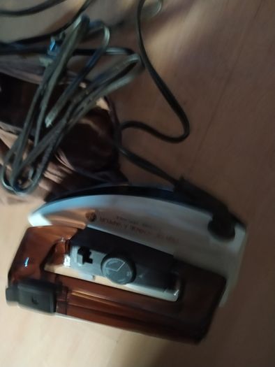 Vintage General Electric travel iron from Canada