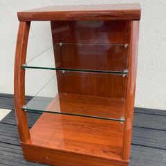 Display Unit with Glass Shelves