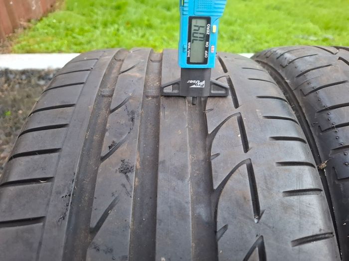 2x 255/40/18 Bridgestone run flat