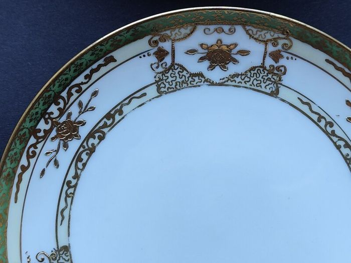 A Set of 6 Noritake Porcelain Plates in the Christmas Ball Pattern