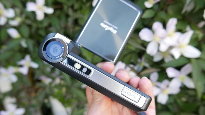 DigiLife DDV-1100HD Digital Video Camcorder
