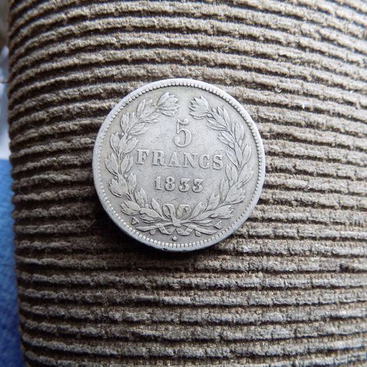 France 1833 W,5 francs.King Louis Philippe.90% silver.