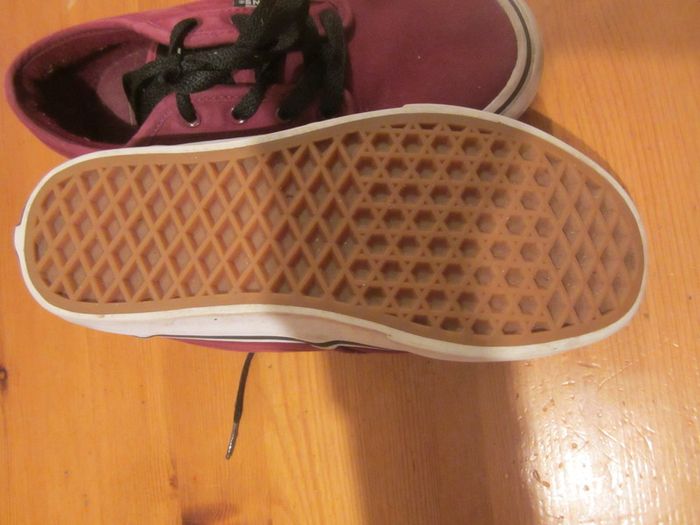 VANs   size 3    wine colour
