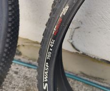 bike tyres 28 (1.75 )