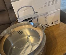 Thomas cook & pour saucepan new