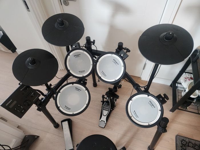 Roland TD-07DMK V-Drums electronic drum kit