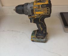 Dwalt Drill & Battery