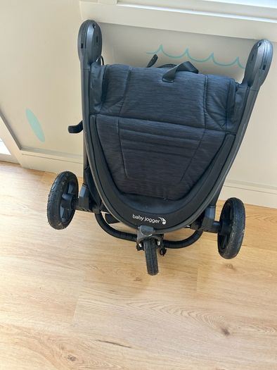 Baby Jogger City Mini GT2 + Rain Cover in excellent condition