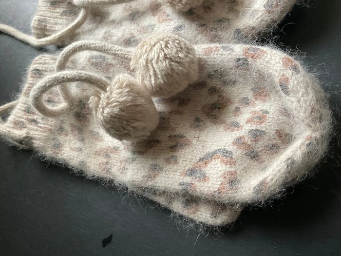 river island animal print mittens