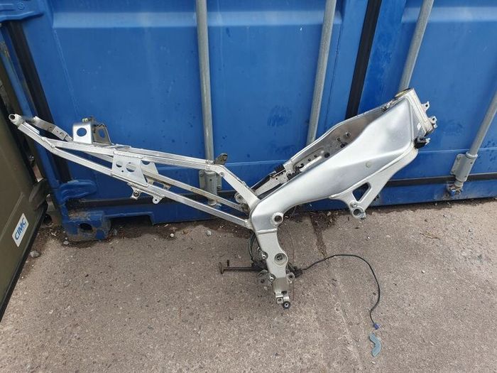 R1 4xv frame