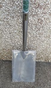 garden shovel