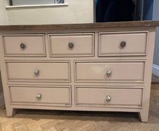 Chest of drawers