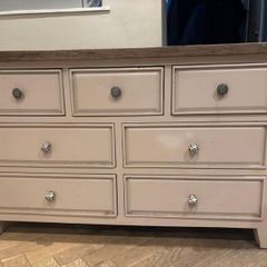 Chest of drawers