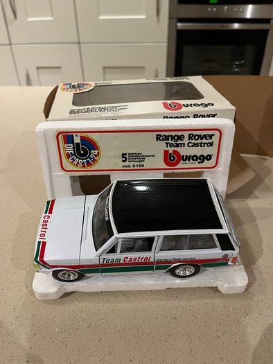 Range Rover Team Castrol 1/24 Burago  Rare