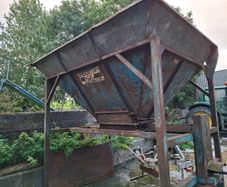 Sprayer/beet chopper/front reeler