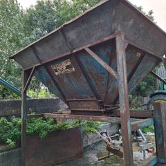 Sprayer/beet chopper/front reeler