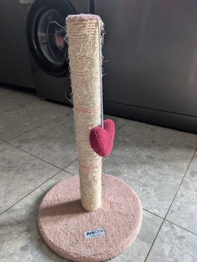 AniOne Pepe & Kitty Scratching Post Apricot
