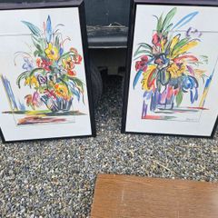 2 floral prints