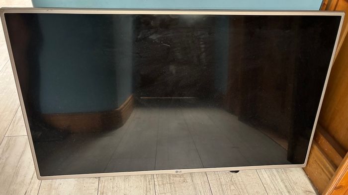 42 inch LG TV
