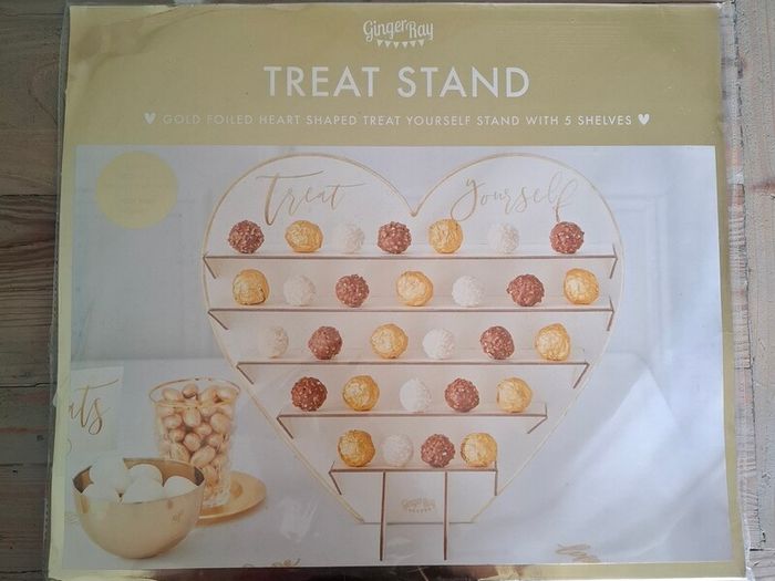Heart shaped Treat Stand (New)