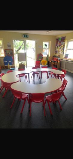 Set of 3 crescent tables and 16 chairs