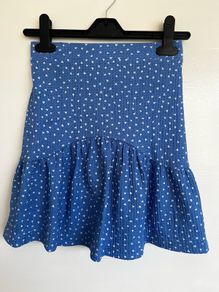 Knee length skirt age 10-11