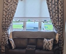 curtains 66x90  and 4 matching cushions