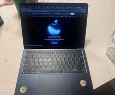 MacBook Air 13" M4 (2025) - 16GB RAM - Pristine/Mint - 100% Battery Health