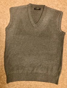 Fine knit Sleeveless Pullover unworn