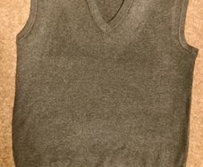 Fine knit Sleeveless Pullover unworn