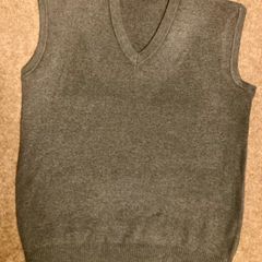 Fine knit Sleeveless Pullover unworn
