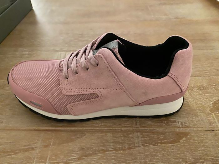 Brand New Clarks Runners In Pink Size 1uk