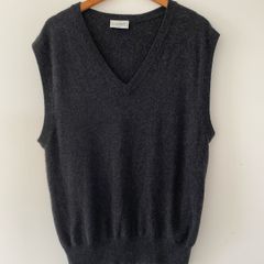 Carlo Comberti silk and cashmere v- neck seater vest