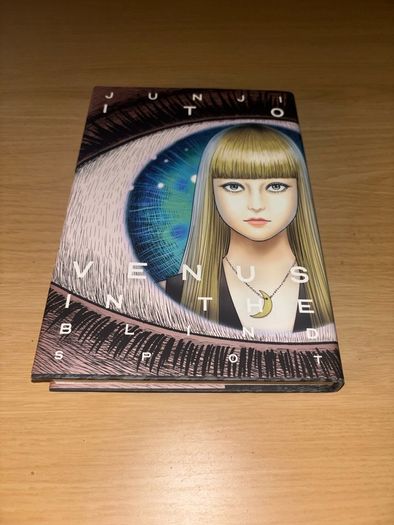 Graphic Novel Collection - Batman - Junji Ito - Marvel - Watchmen - Hellboy