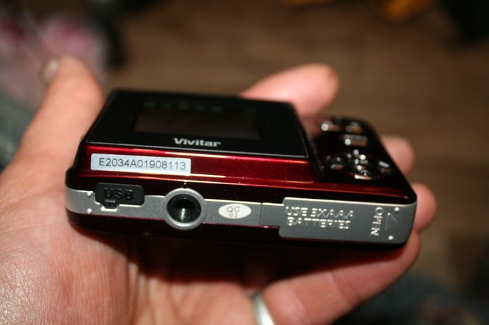 Vivitar ViviCam 7020 7.1MP Digital Camera