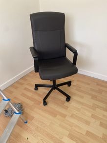 swivel chair