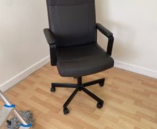 swivel chair
