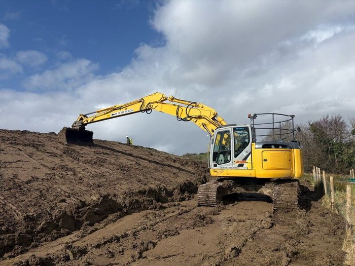 New holland kobelco 235