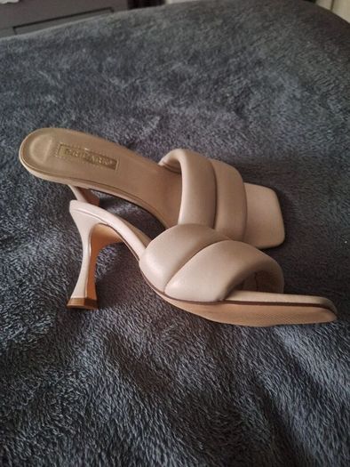 Shoes/Ladies Beige Peeptoe .. Size: 4 UK